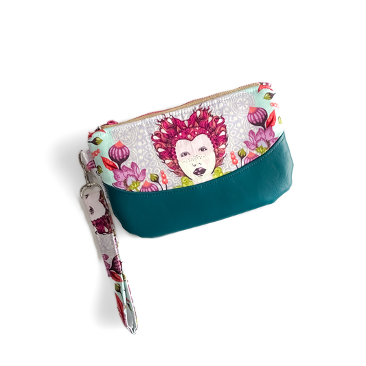 Elizabeth Classic Pouch